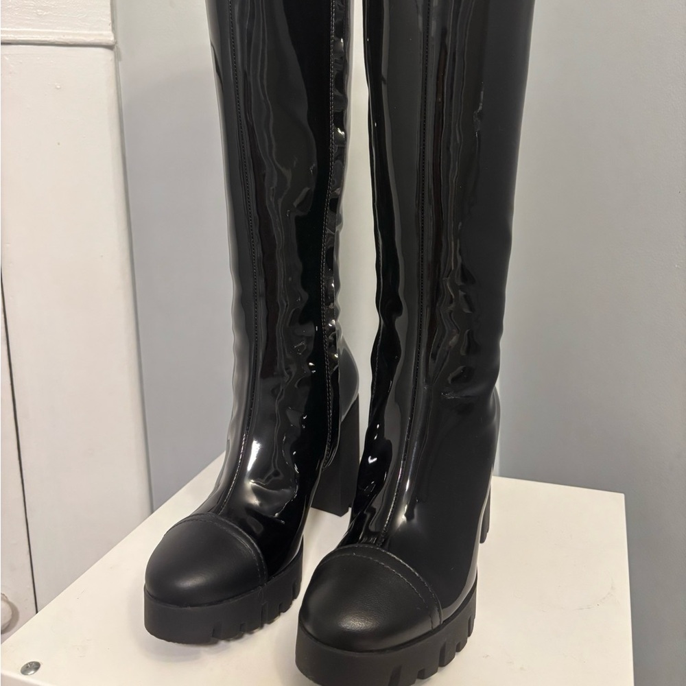 New never been worn! Giuspee Zanotti Black Knee-High Women's Boots